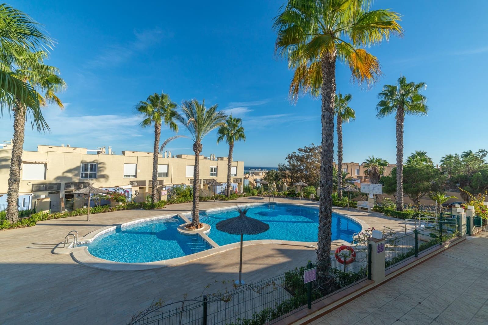 2 soveværelse Strandlejlighed til salg i Campoamor med swimmingpool - € 258.000 (Ref: 9337954)