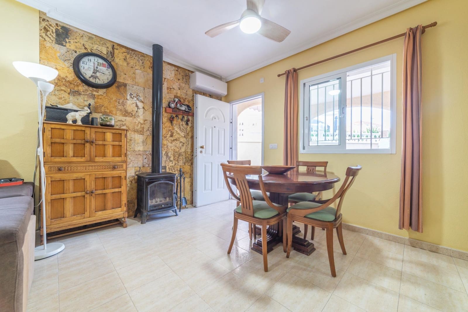 3 makuuhuone Paritalo myytävänä paikassa Orihuela Costa mukana uima-altaan - 265 000 € (Ref: 9344705)