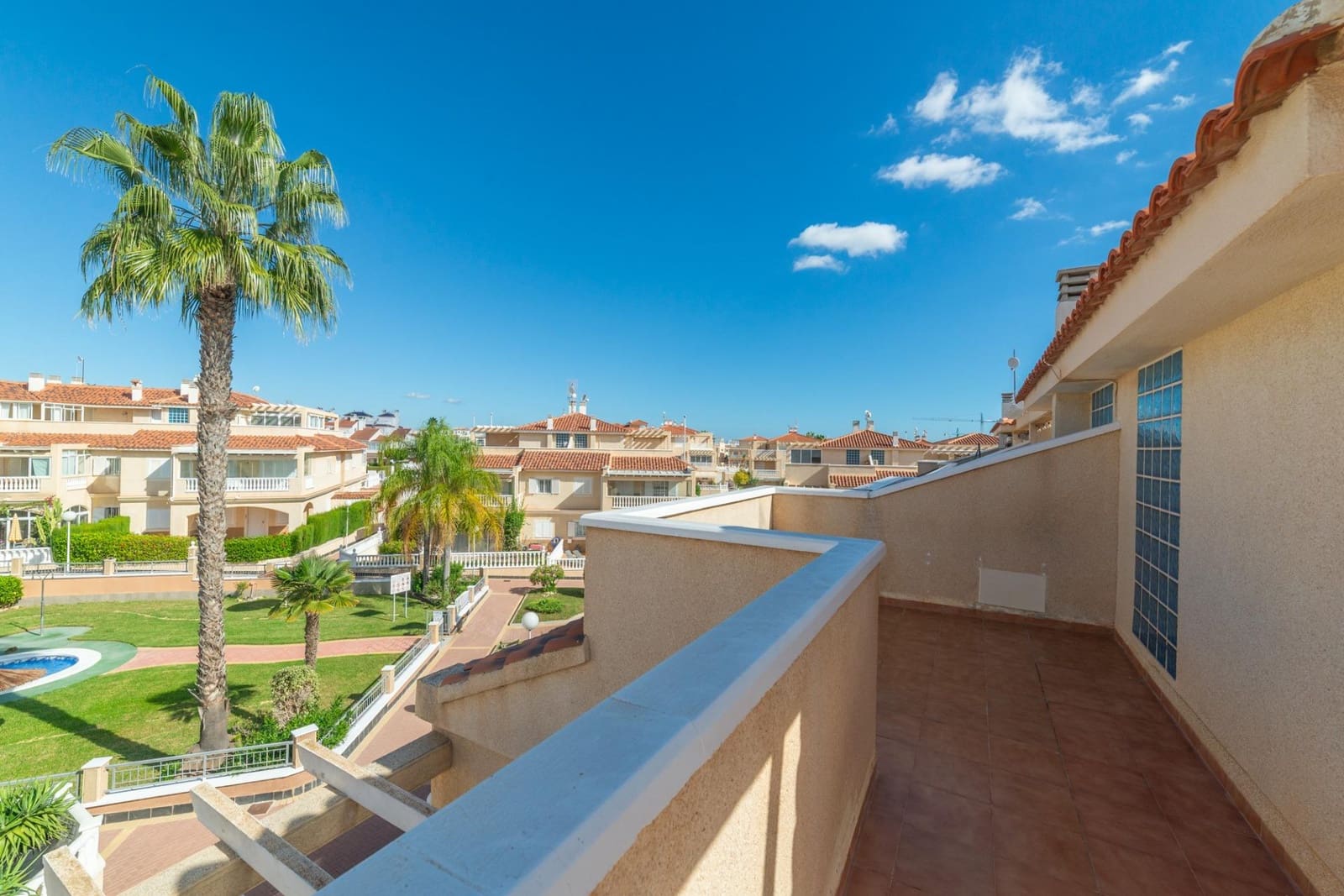 3 makuuhuone Paritalo myytävänä paikassa Orihuela Costa mukana uima-altaan - 265 000 € (Ref: 9344705)