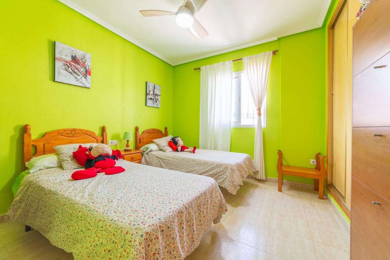 3 makuuhuone Paritalo myytävänä paikassa Orihuela Costa mukana uima-altaan - 265 000 € (Ref: 9344705)