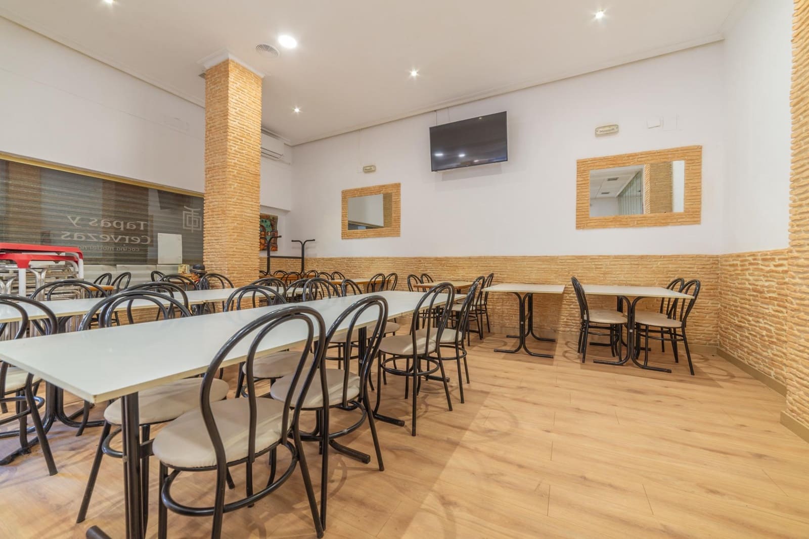 Erhverv til salg i Lo Pagan - € 310.000 (Ref: 9375266)