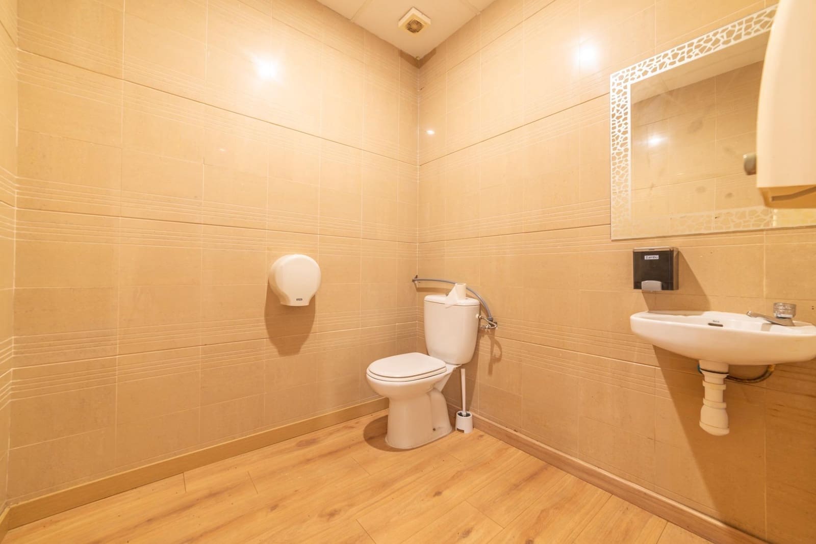 Erhverv til salg i Lo Pagan - € 310.000 (Ref: 9375266)