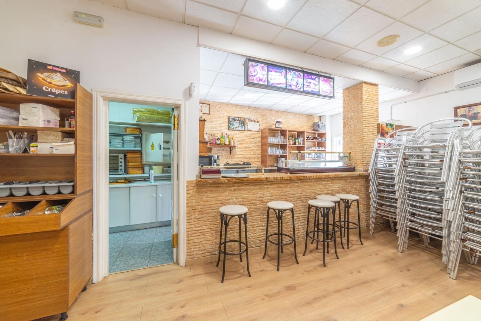 Erhverv til salg i Lo Pagan - € 310.000 (Ref: 9375266)