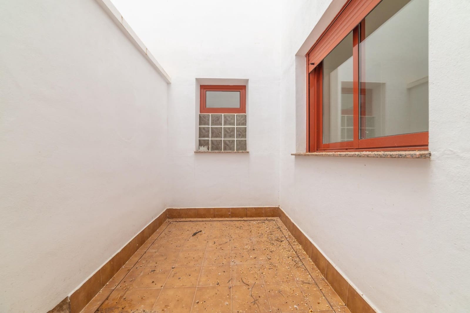 1 bedroom Apartment for sale in Avileses - € 73,000 (Ref: 9390676)