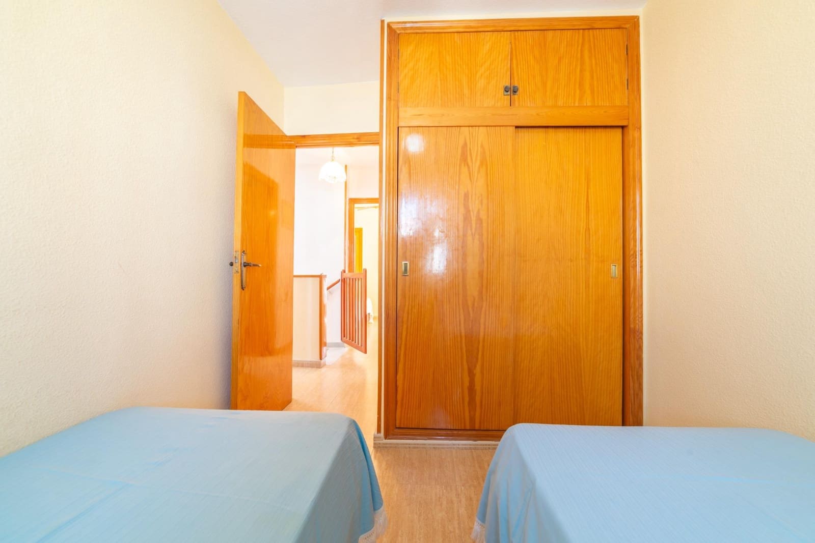 4 soveværelse Rækkehus til salg i Los Cuarteros med garage - € 183.500 (Ref: 9431229)