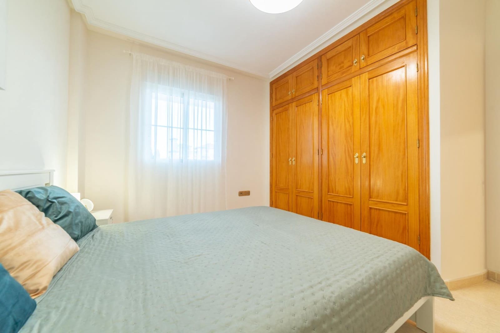 2 bedroom Flat for sale in Orihuela Costa with pool - € 174,900 (Ref: 9431230)