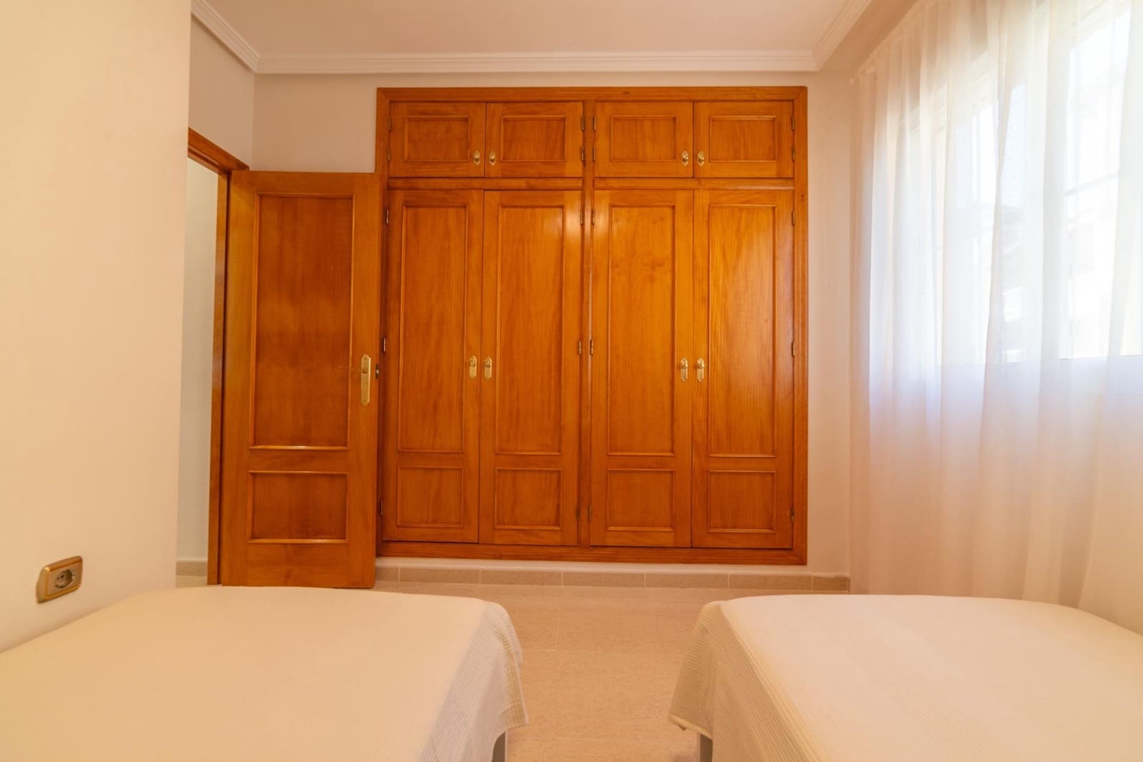 2 bedroom Flat for sale in Orihuela Costa with pool - € 174,900 (Ref: 9431230)