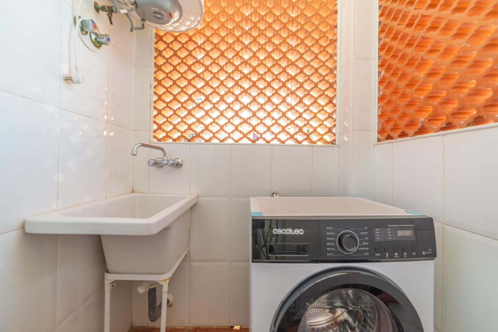 2 bedroom Flat for sale in Orihuela Costa with pool - € 174,900 (Ref: 9431230)