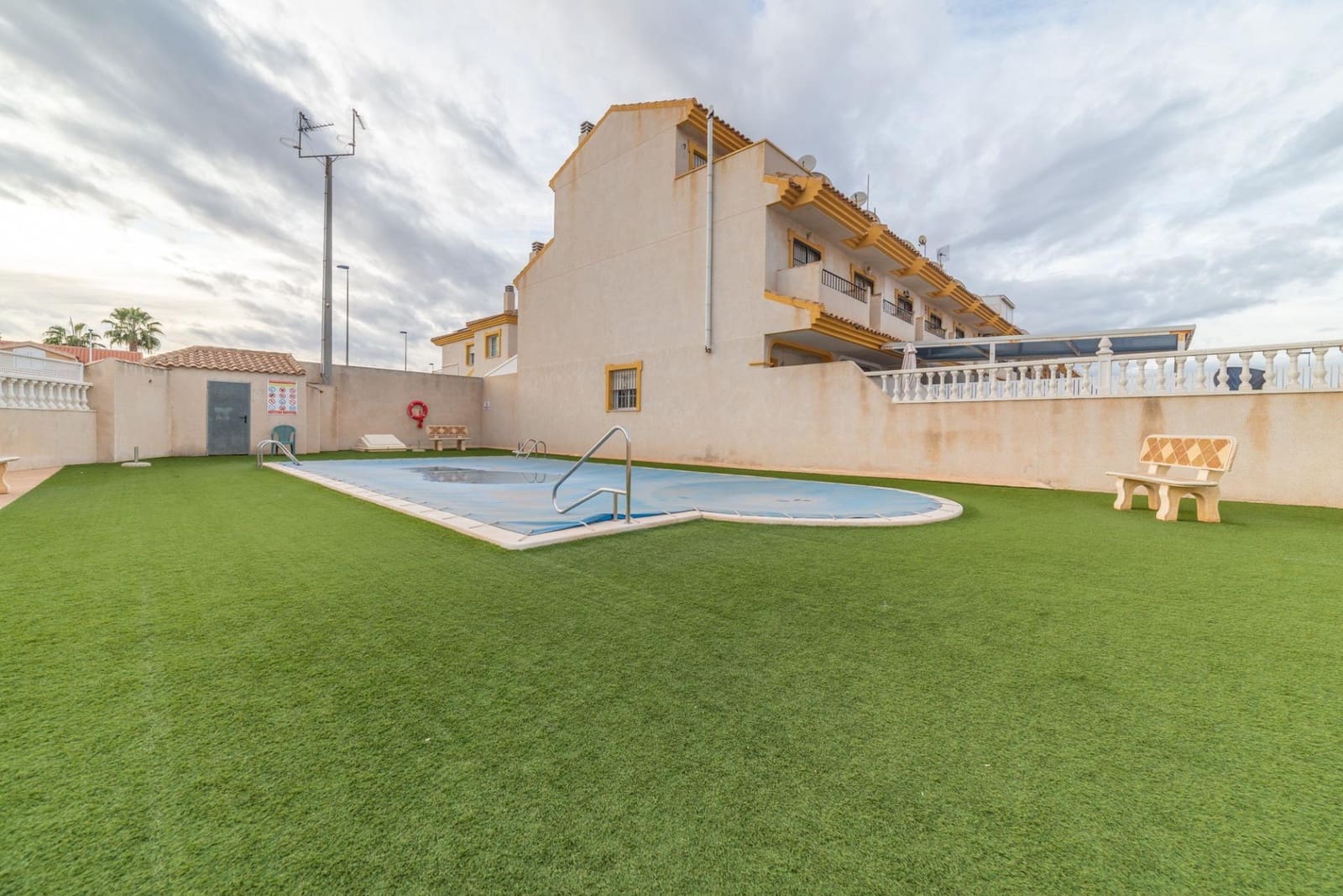 3 soveværelse Rækkehus til salg i Santiago de la Ribera med swimmingpool - € 159.000 (Ref: 9440024)