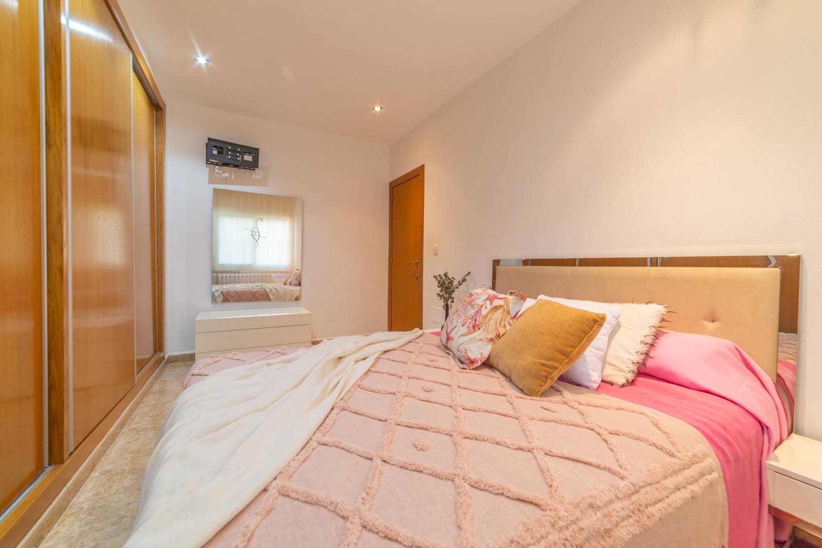 4 chambre Appartement à vendre à San Cayetano - 179 500 € (Ref: 9497144)