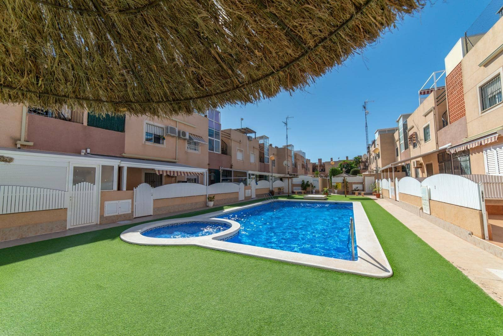 2 makuuhuone Kattohuoneisto myytävänä paikassa Santiago de la Ribera mukana uima-altaan - 112 000 € (Ref: 9502215)