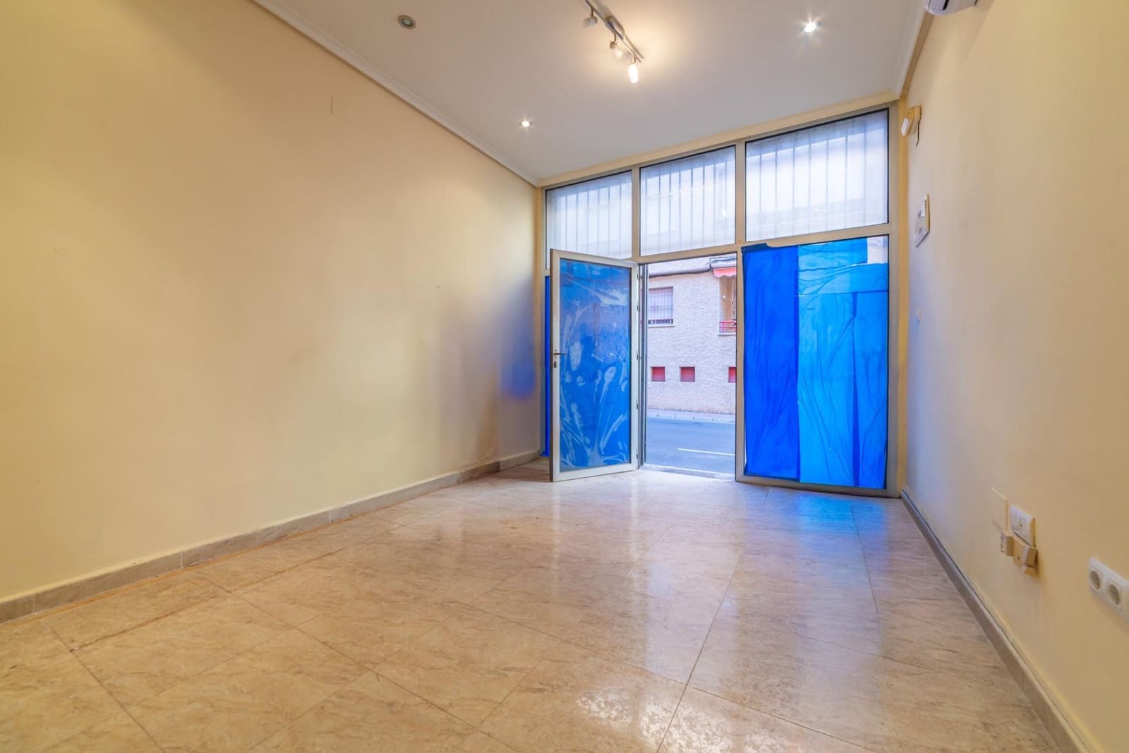 1 quarto Comercial para venda em Lo Pagan com piscina - 49 000 € (Ref: 9627434)