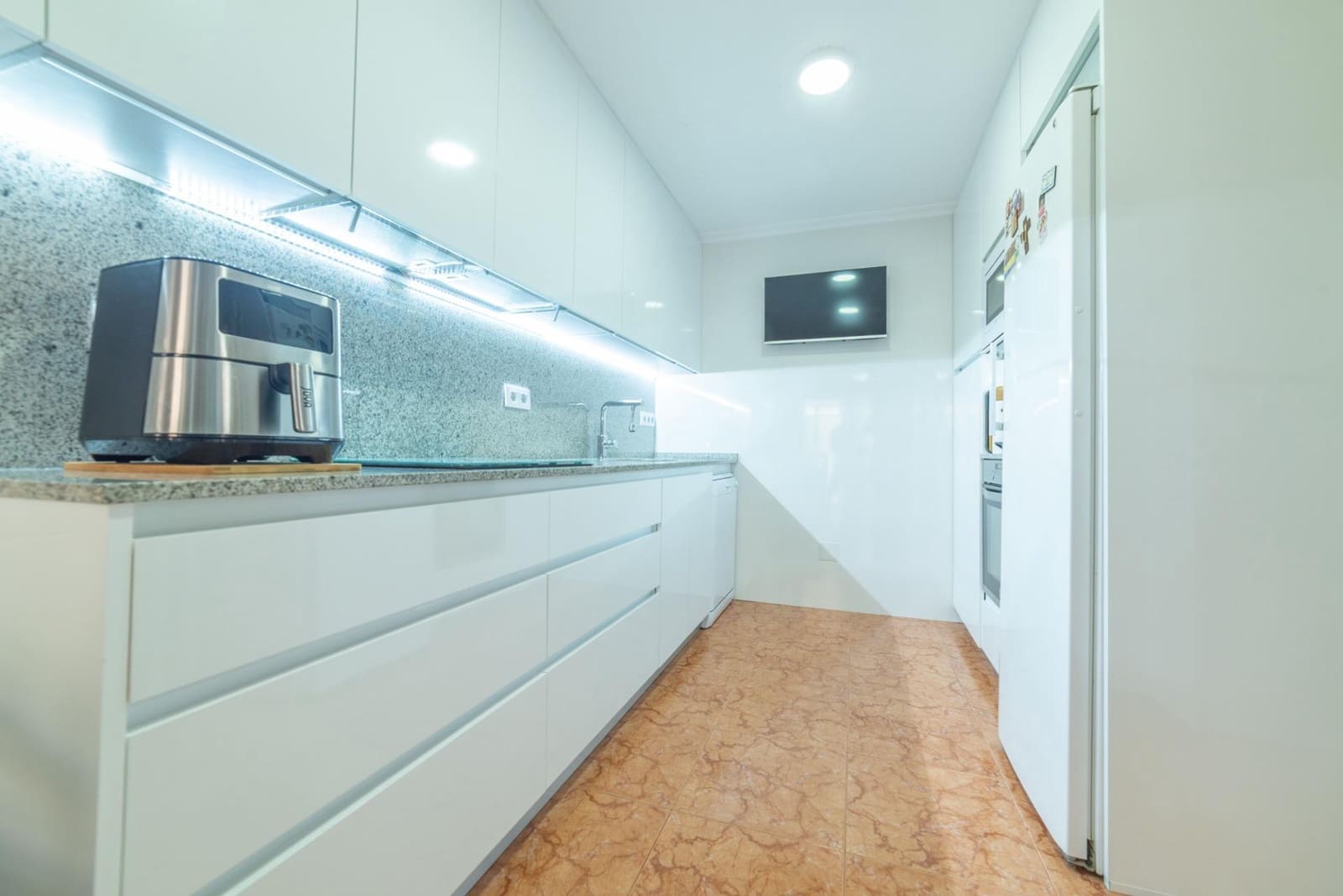 Casa de 4 habitaciones en Santiago de la Ribera en venta con piscina - 290.000 € (Ref: 9695275)