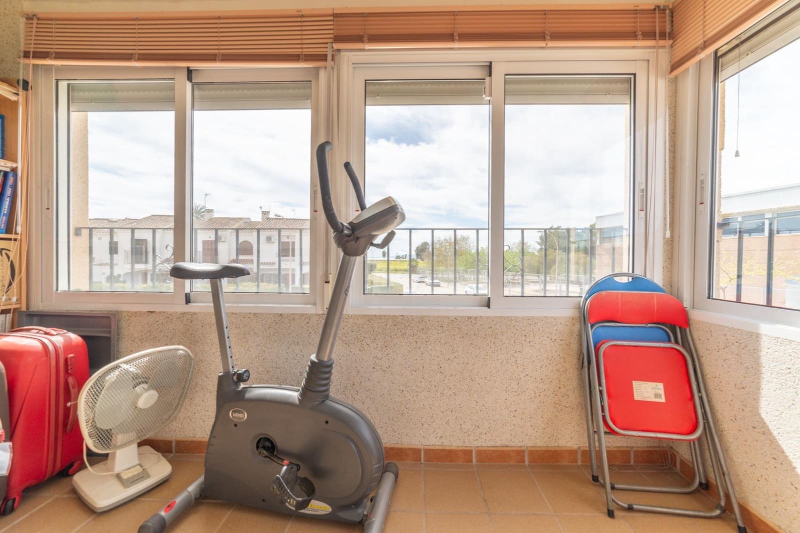 Casa de 4 habitaciones en Santiago de la Ribera en venta con piscina - 290.000 € (Ref: 9695275)