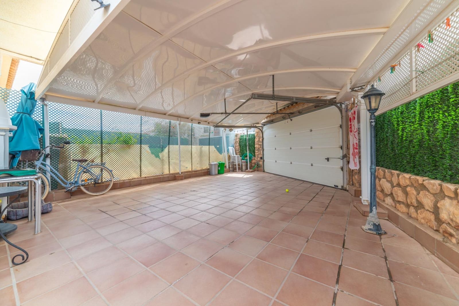 Casa de 4 habitaciones en Santiago de la Ribera en venta con piscina - 290.000 € (Ref: 9695275)