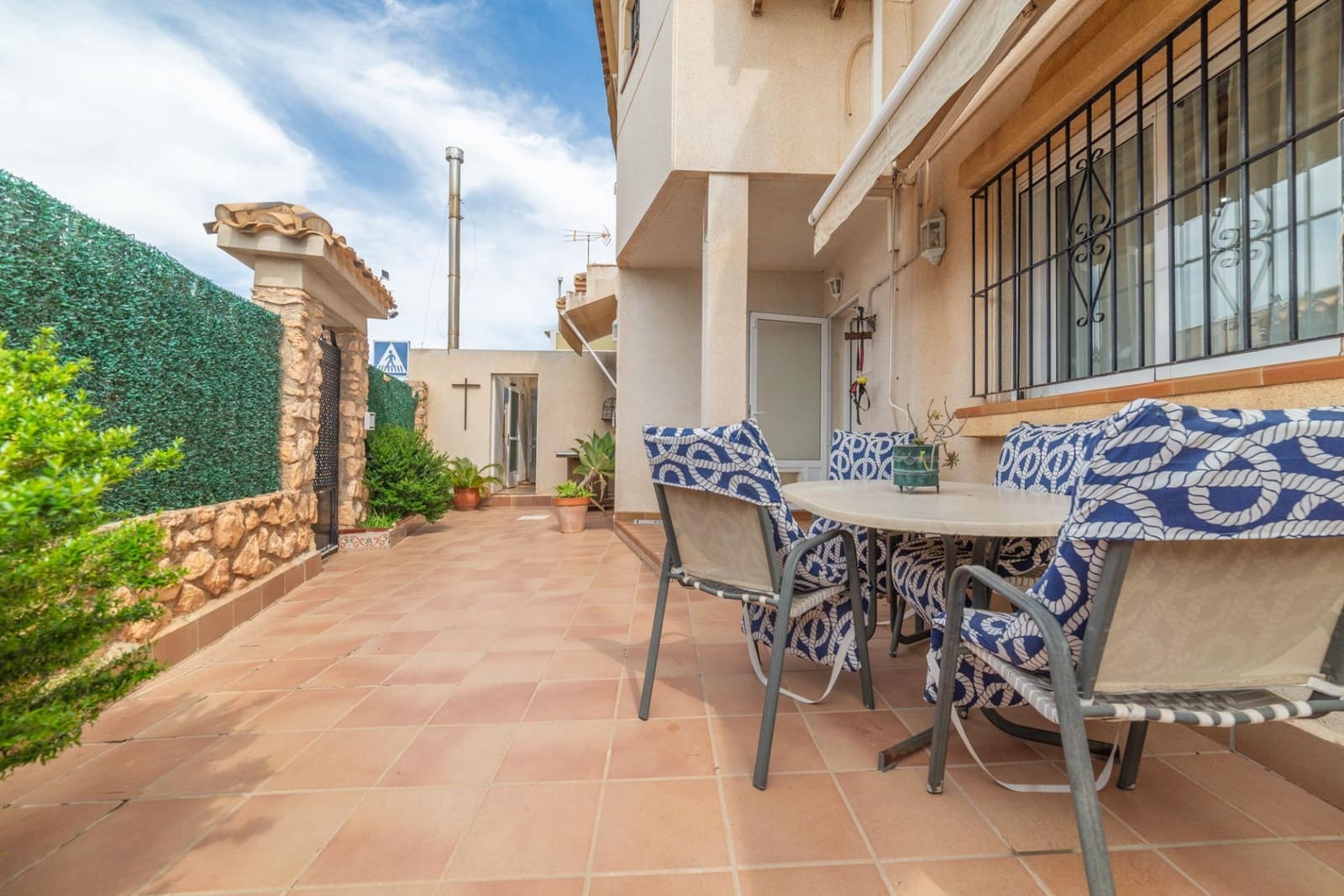 Casa de 4 habitaciones en Santiago de la Ribera en venta con piscina - 290.000 € (Ref: 9695275)