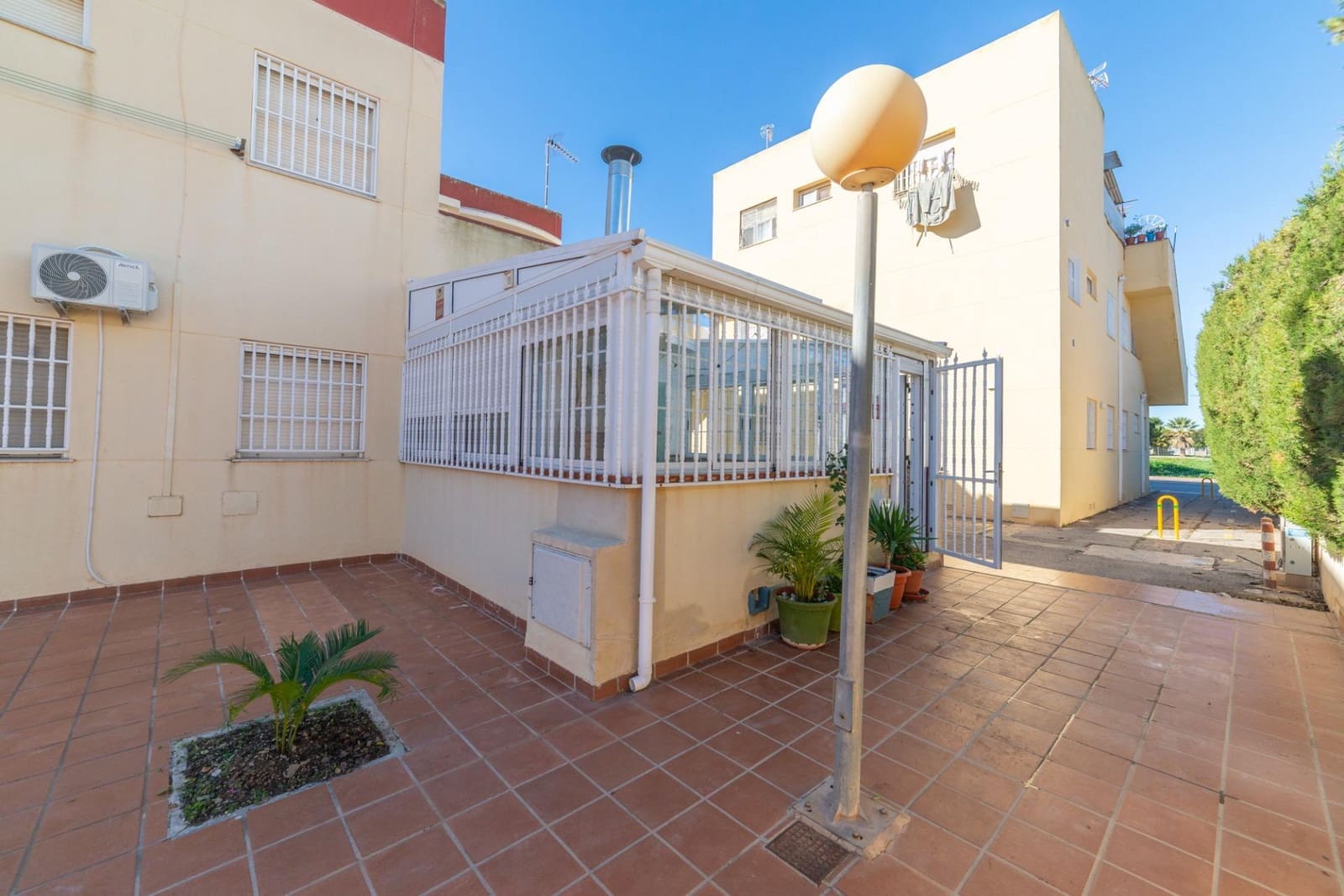 Apartamento de 2 habitaciones en Los Alcázares en venta - 139.900 € (Ref: 9747799)