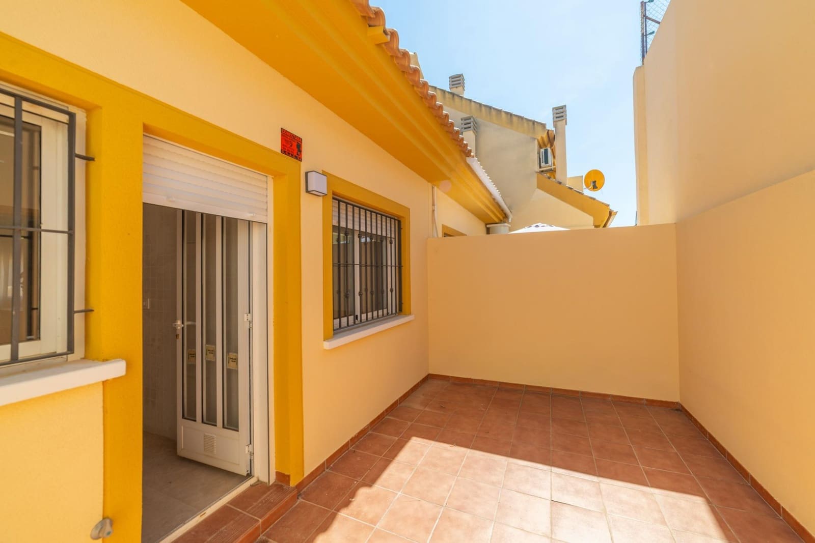 3 soveværelse Rækkehus til salg i Santiago de la Ribera med swimmingpool - € 168.000 (Ref: 9783075)