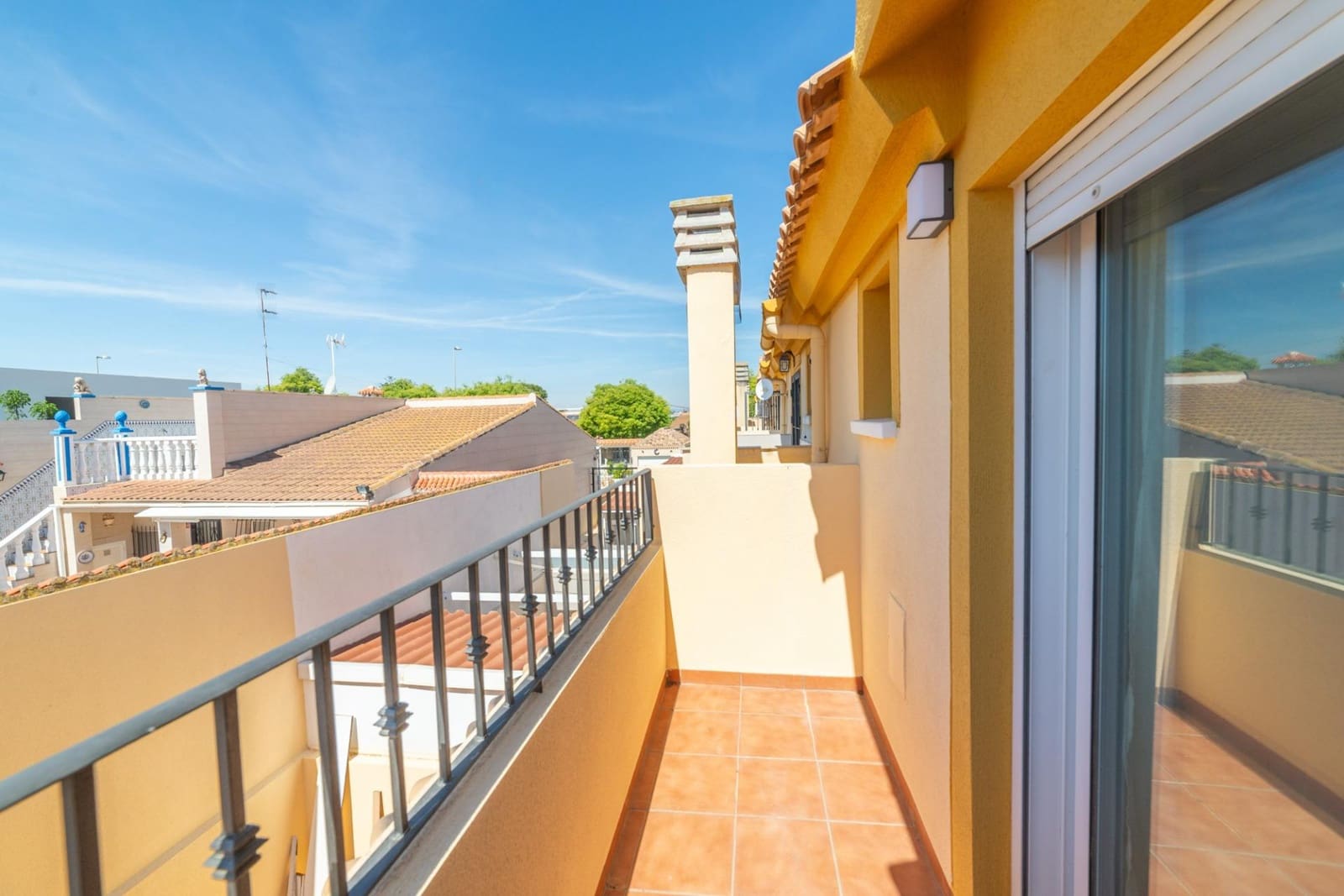 3 soveværelse Rækkehus til salg i Santiago de la Ribera med swimmingpool - € 168.000 (Ref: 9783075)