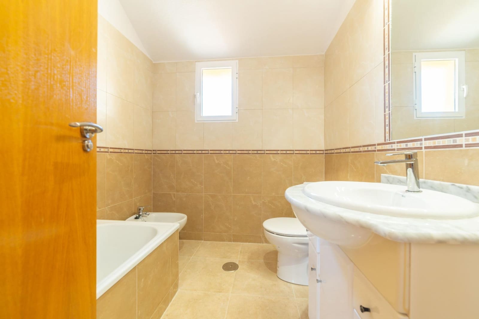 3 soveværelse Rækkehus til salg i Santiago de la Ribera med swimmingpool - € 168.000 (Ref: 9783075)