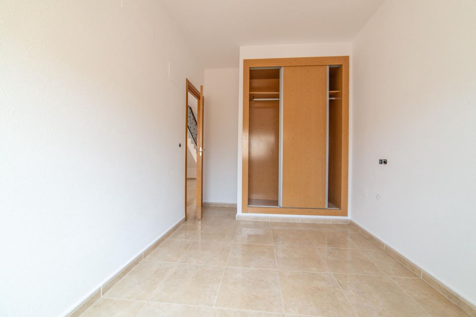 3 soveværelse Rækkehus til salg i Santiago de la Ribera med swimmingpool - € 168.000 (Ref: 9783075)