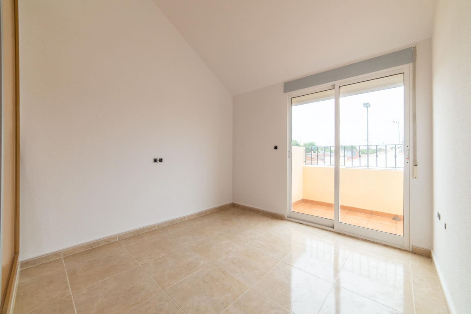 3 soveværelse Rækkehus til salg i Santiago de la Ribera med swimmingpool - € 168.000 (Ref: 9783075)