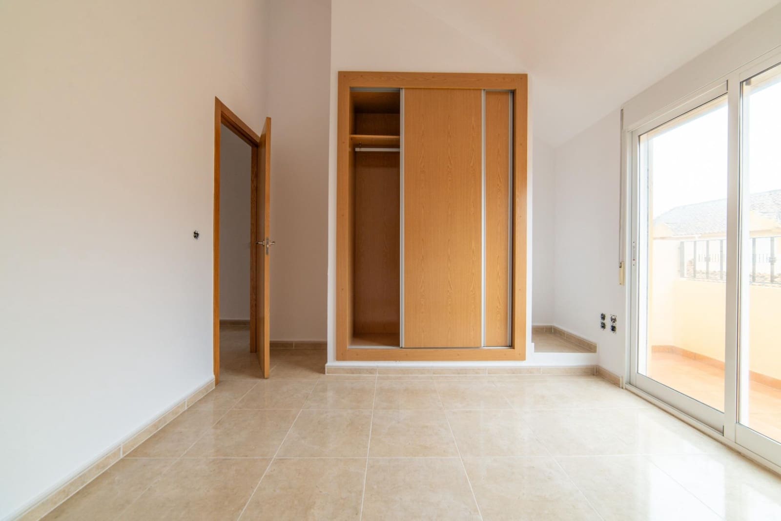 3 soveværelse Rækkehus til salg i Santiago de la Ribera med swimmingpool - € 168.000 (Ref: 9783075)