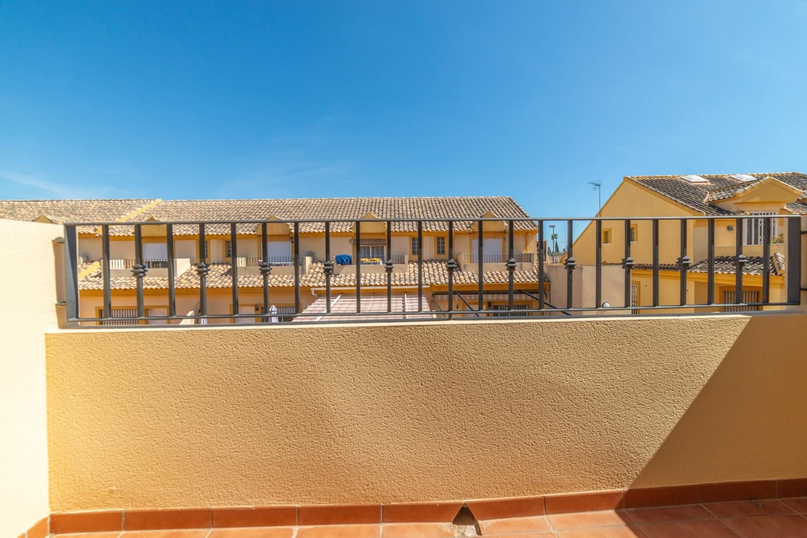 3 soveværelse Rækkehus til salg i Santiago de la Ribera med swimmingpool - € 168.000 (Ref: 9783075)