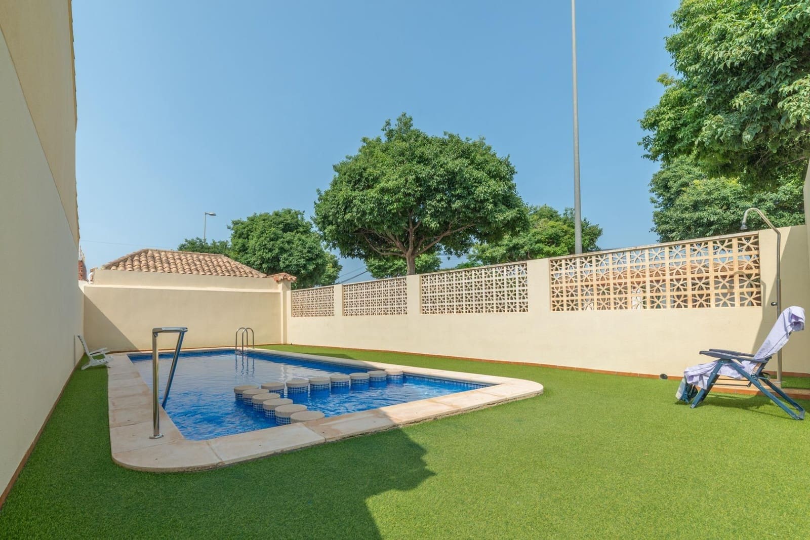 3 soveværelse Rækkehus til salg i Santiago de la Ribera med swimmingpool - € 168.000 (Ref: 9783075)