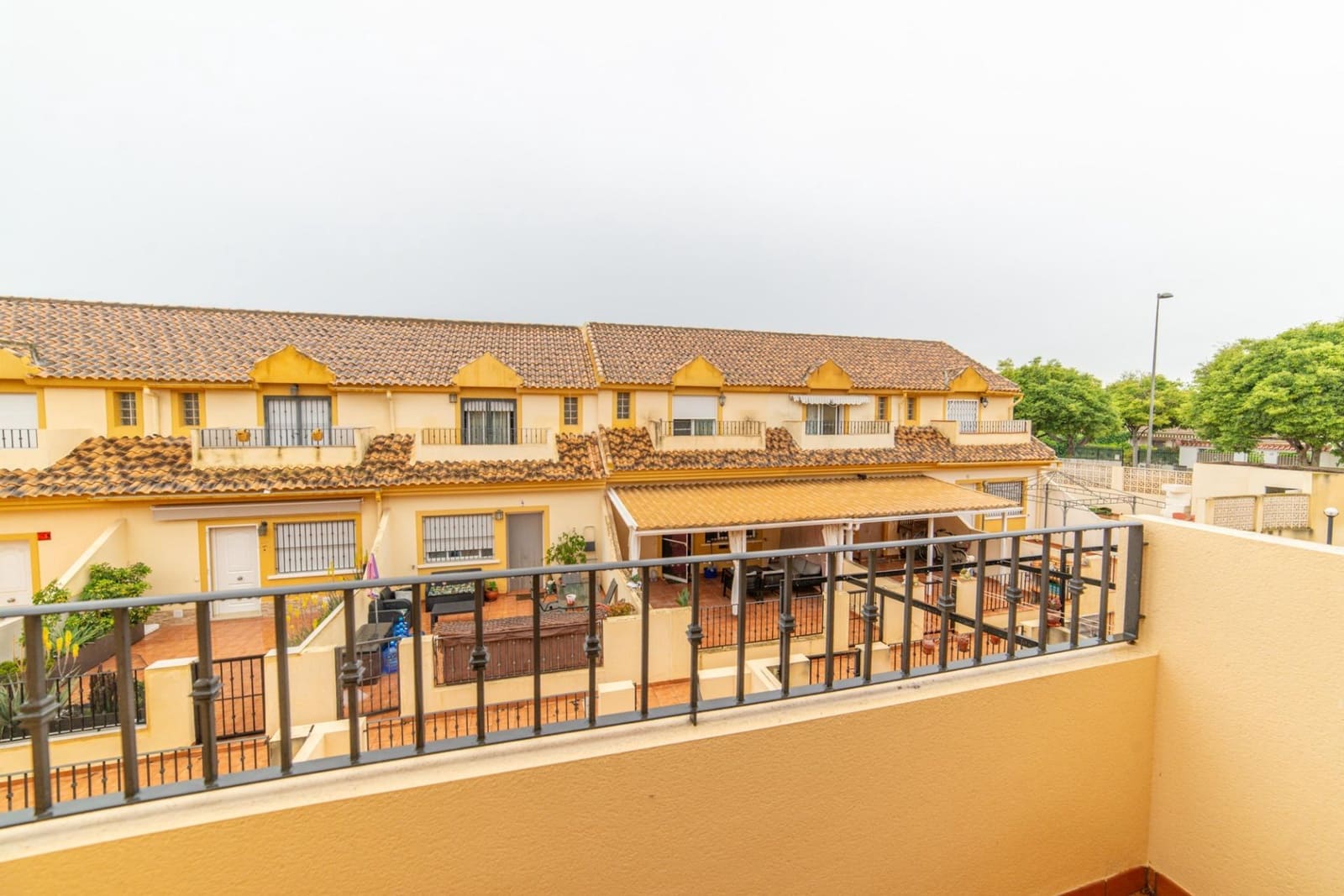 3 soveværelse Rækkehus til salg i Santiago de la Ribera med swimmingpool - € 168.000 (Ref: 9783075)