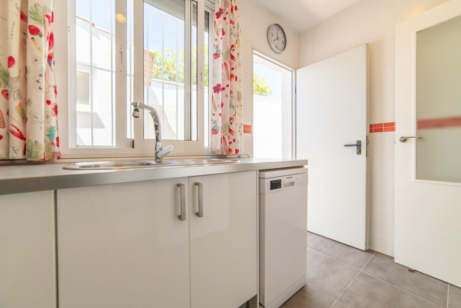 3 quarto Bungalow para venda em Santiago de la Ribera com garagem - 270 000 € (Ref: 9788354)