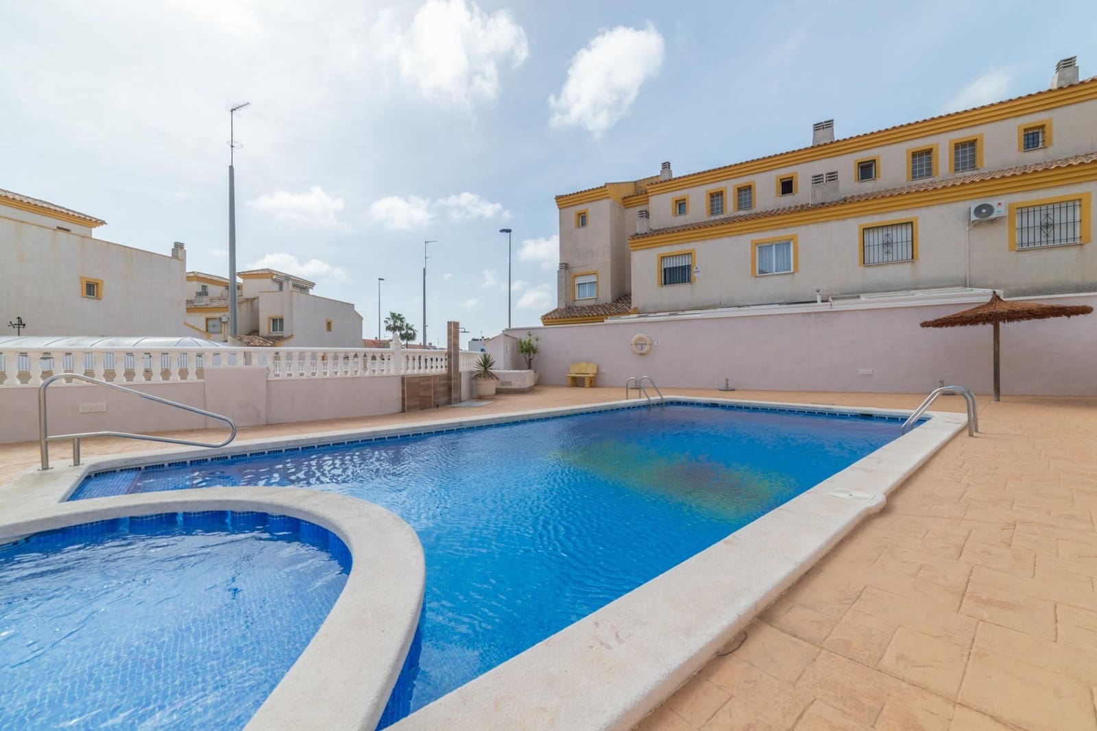 3 sovrum Radhus till salu i Santiago de la Ribera med pool - 179 900 € (Ref: 9797032)