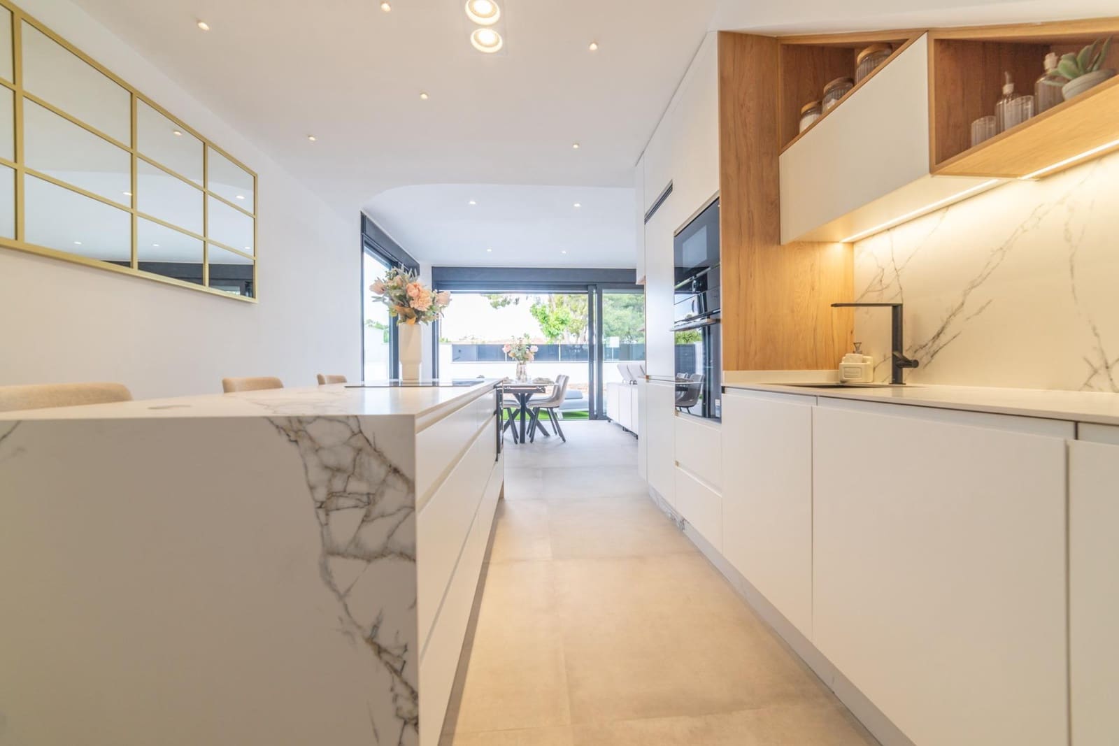 3 makuuhuone Huvila myytävänä paikassa Santiago de la Ribera mukana uima-altaan 
autotalli - 599 000 € (Ref: 9804251)