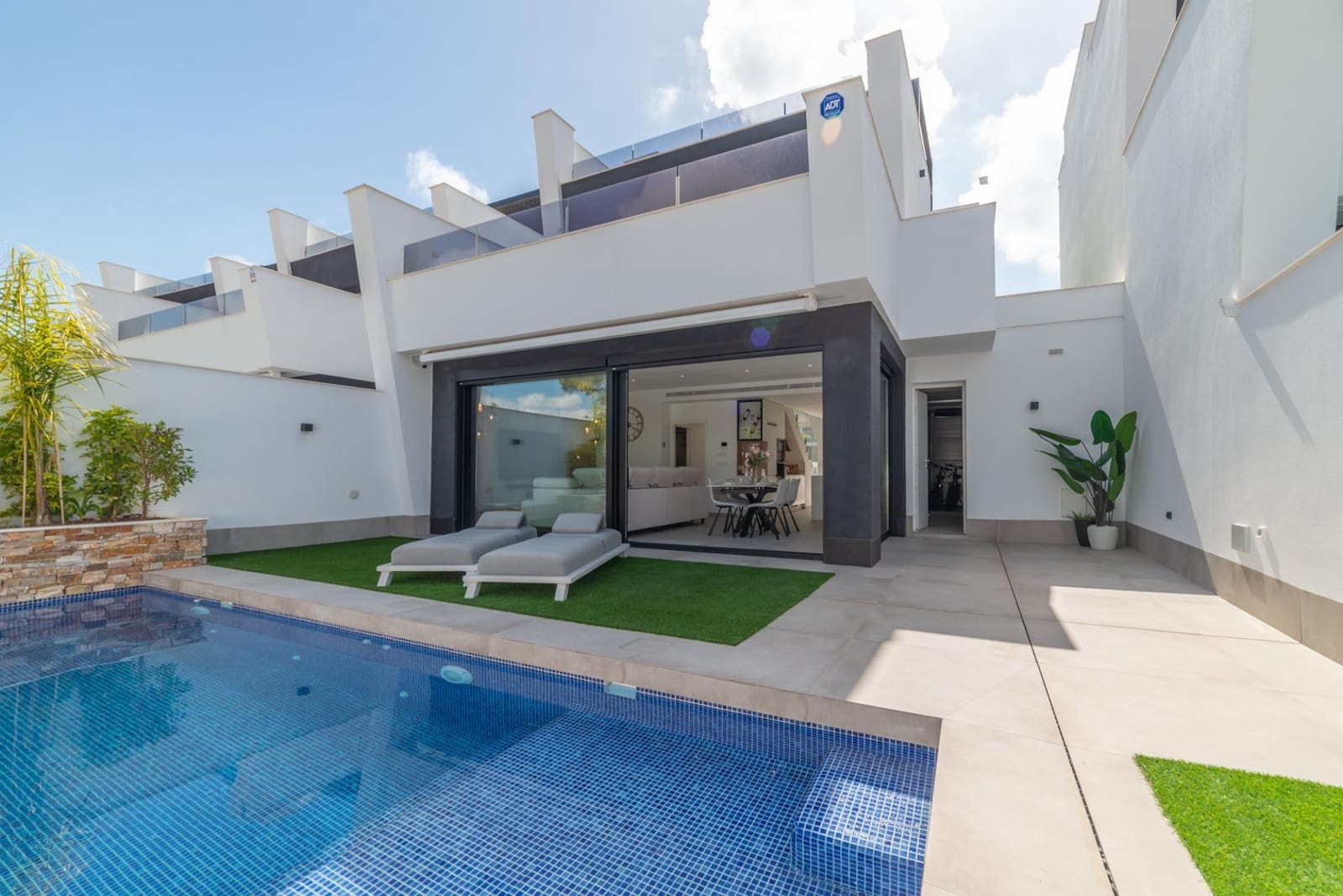 3 makuuhuone Huvila myytävänä paikassa Santiago de la Ribera mukana uima-altaan 
autotalli - 599 000 € (Ref: 9804251)