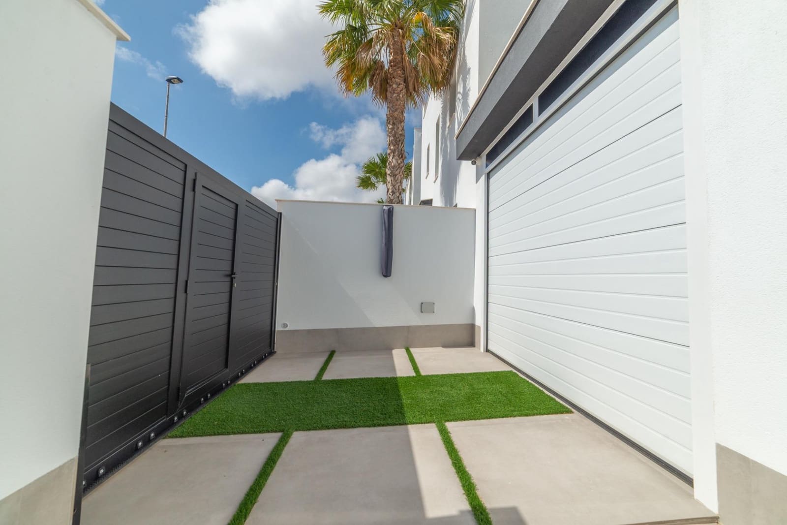 3 makuuhuone Huvila myytävänä paikassa Santiago de la Ribera mukana uima-altaan 
autotalli - 599 000 € (Ref: 9804251)