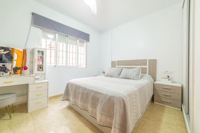 Adosado de 4 habitaciones en San Pedro del Pinatar en venta con garaje - 279.900 € (Ref: 9804252)