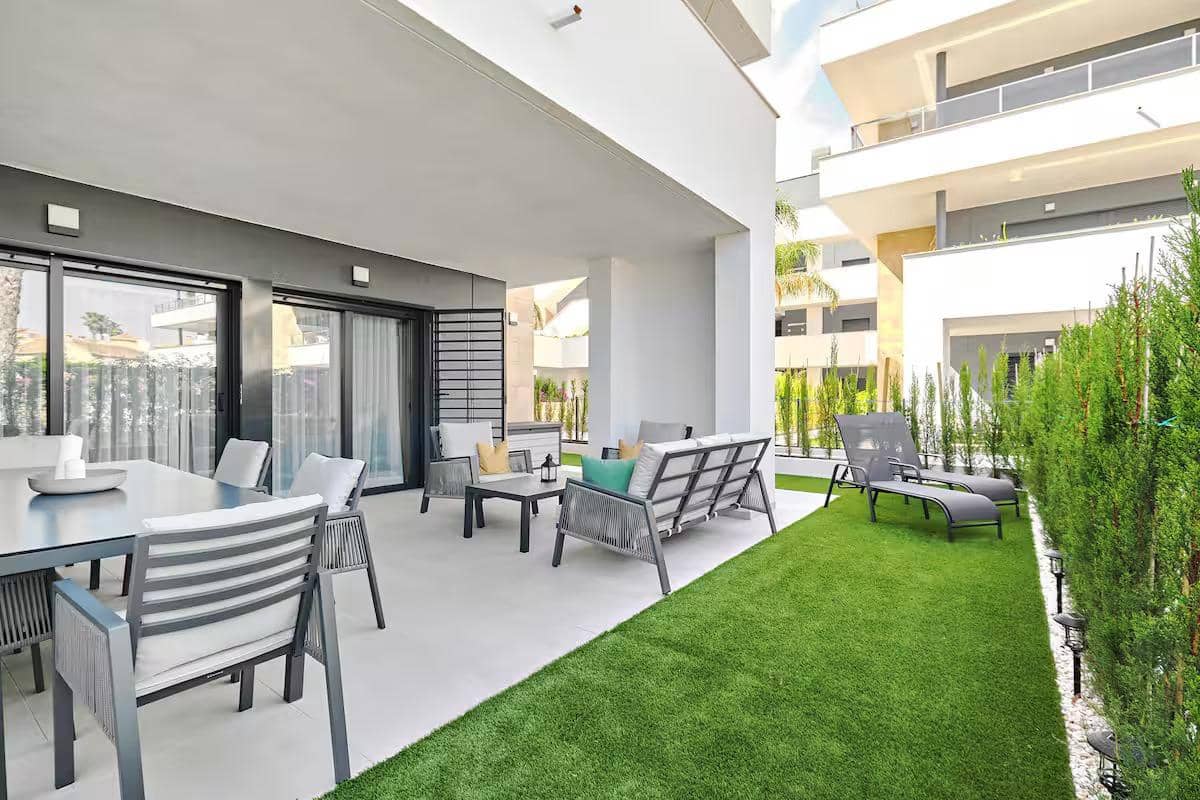 3 sypialnia Apartament na sprzedaż w Playa Flamenca z basenem - 489 000 € (Ref: 9833603)