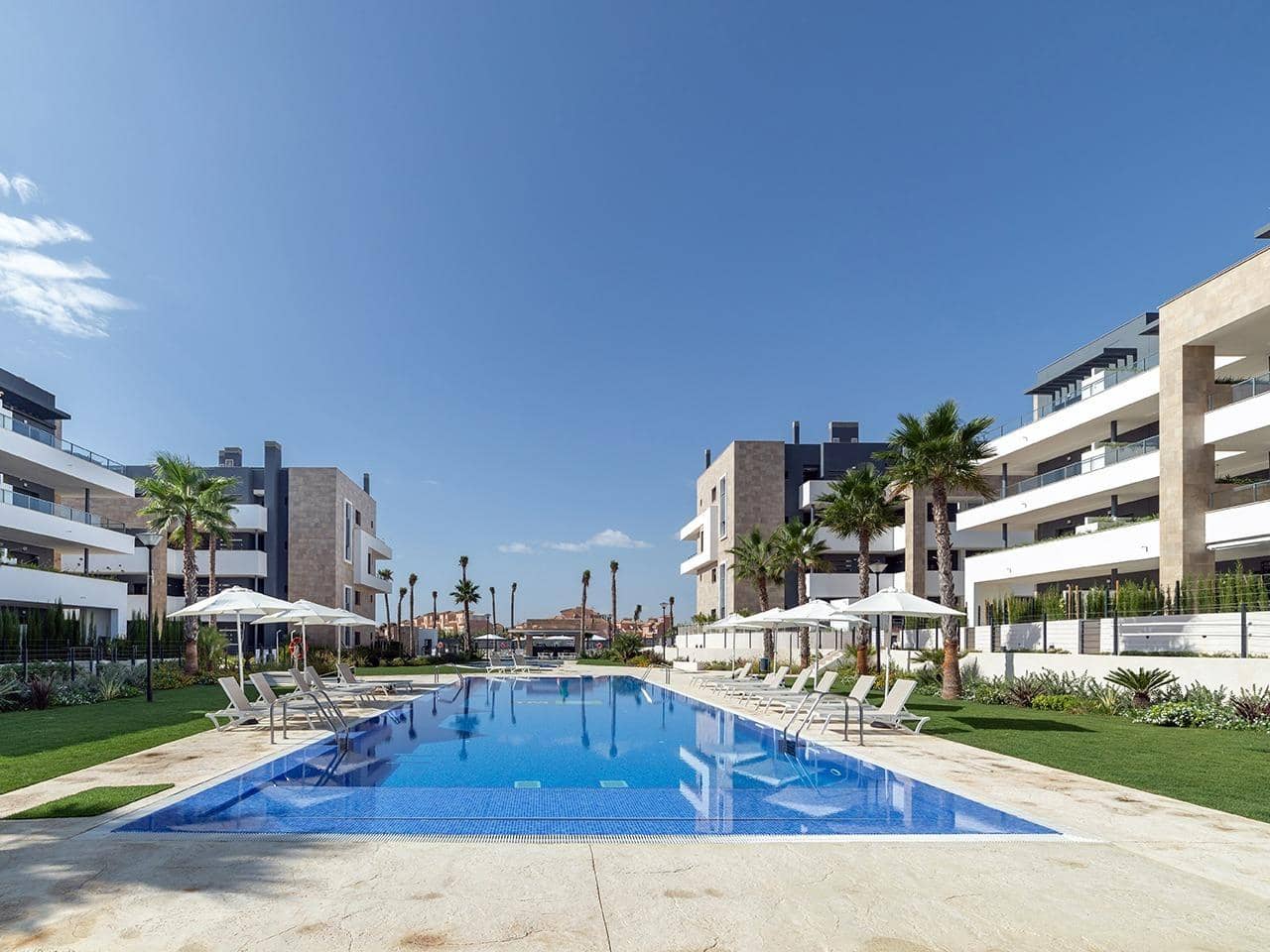 3 sypialnia Apartament na sprzedaż w Playa Flamenca z basenem - 489 000 € (Ref: 9833603)