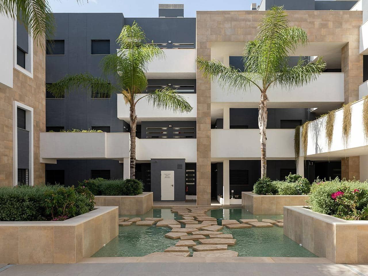 3 sypialnia Apartament na sprzedaż w Playa Flamenca z basenem - 489 000 € (Ref: 9833603)