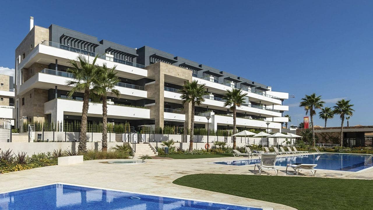 3 sypialnia Apartament na sprzedaż w Playa Flamenca z basenem - 489 000 € (Ref: 9833603)