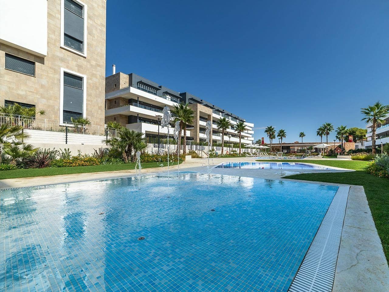 3 sypialnia Apartament na sprzedaż w Playa Flamenca z basenem - 489 000 € (Ref: 9833603)
