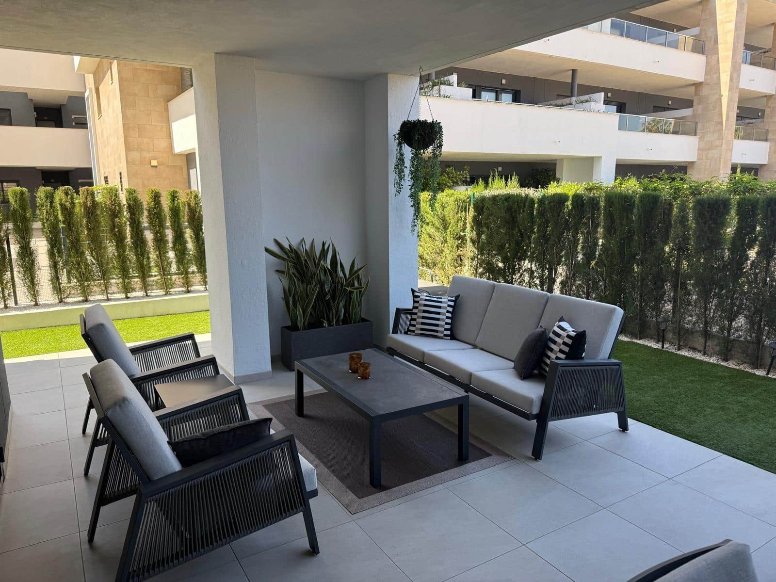 3 sypialnia Apartament na sprzedaż w Playa Flamenca z basenem - 489 000 € (Ref: 9833603)