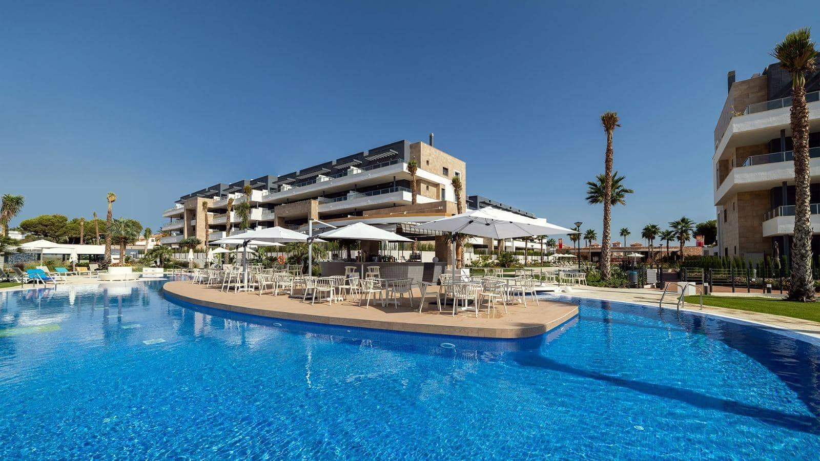 3 sypialnia Apartament na sprzedaż w Playa Flamenca z basenem - 489 000 € (Ref: 9833603)
