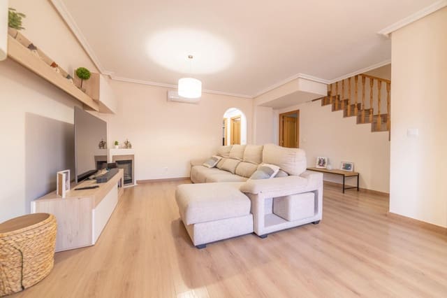 4 quarto Moradia em Banda para venda em San Javier com garagem - 335 000 € (Ref: 9849295)