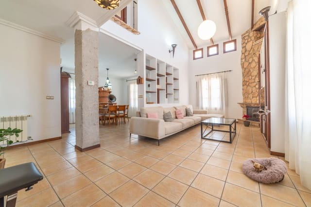 5 quarto Moradia para venda em Santiago de la Ribera, San Javier com piscina garagem - 580 000 € (Ref: 9857627)