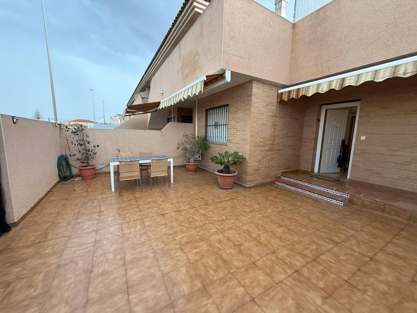 2 slaapkamer Bungalow te huur in Santiago de la Ribera met garage - € 1.600 (Ref: 9920394)