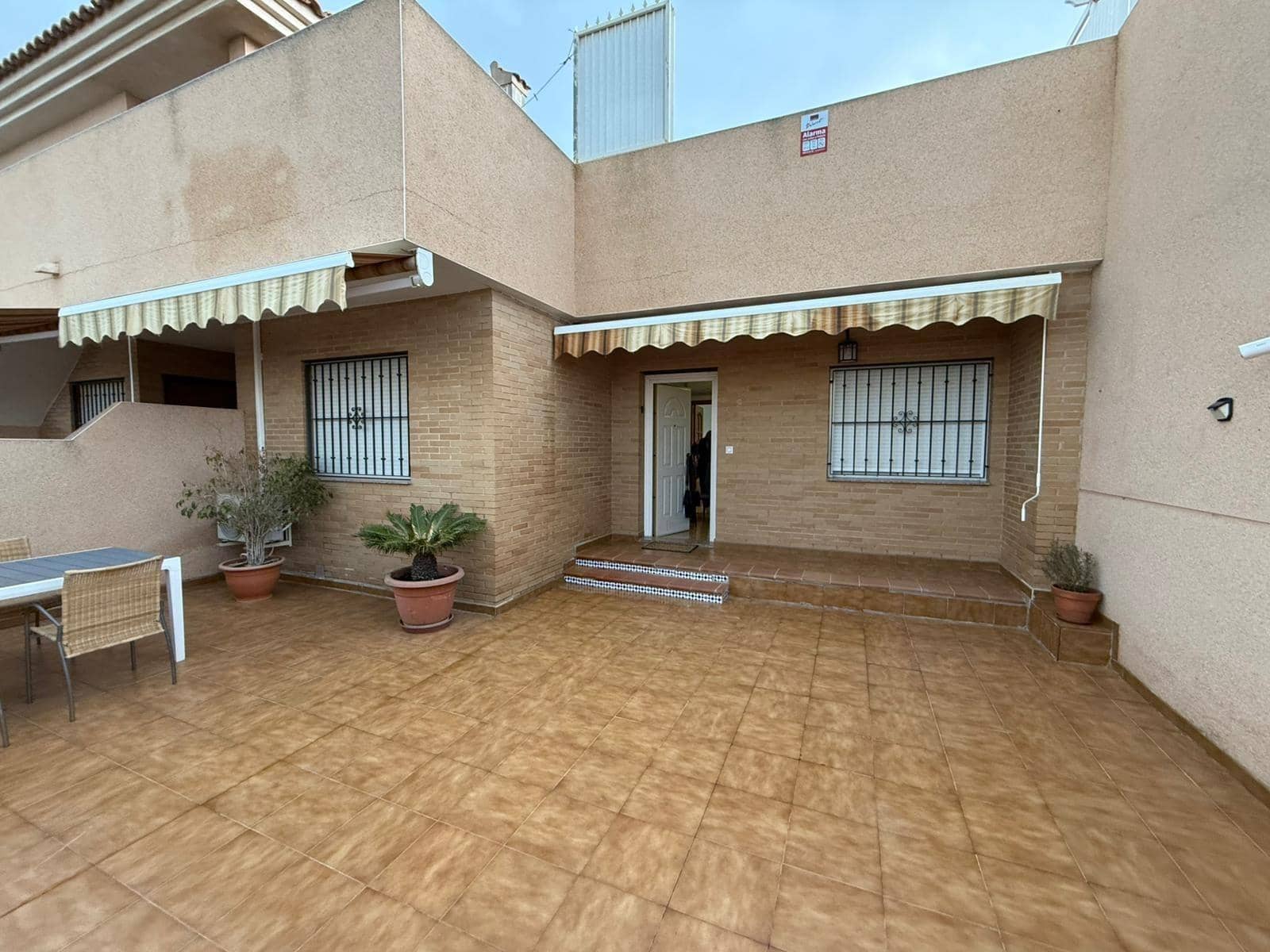 2 slaapkamer Bungalow te huur in Santiago de la Ribera met garage - € 1.600 (Ref: 9920394)