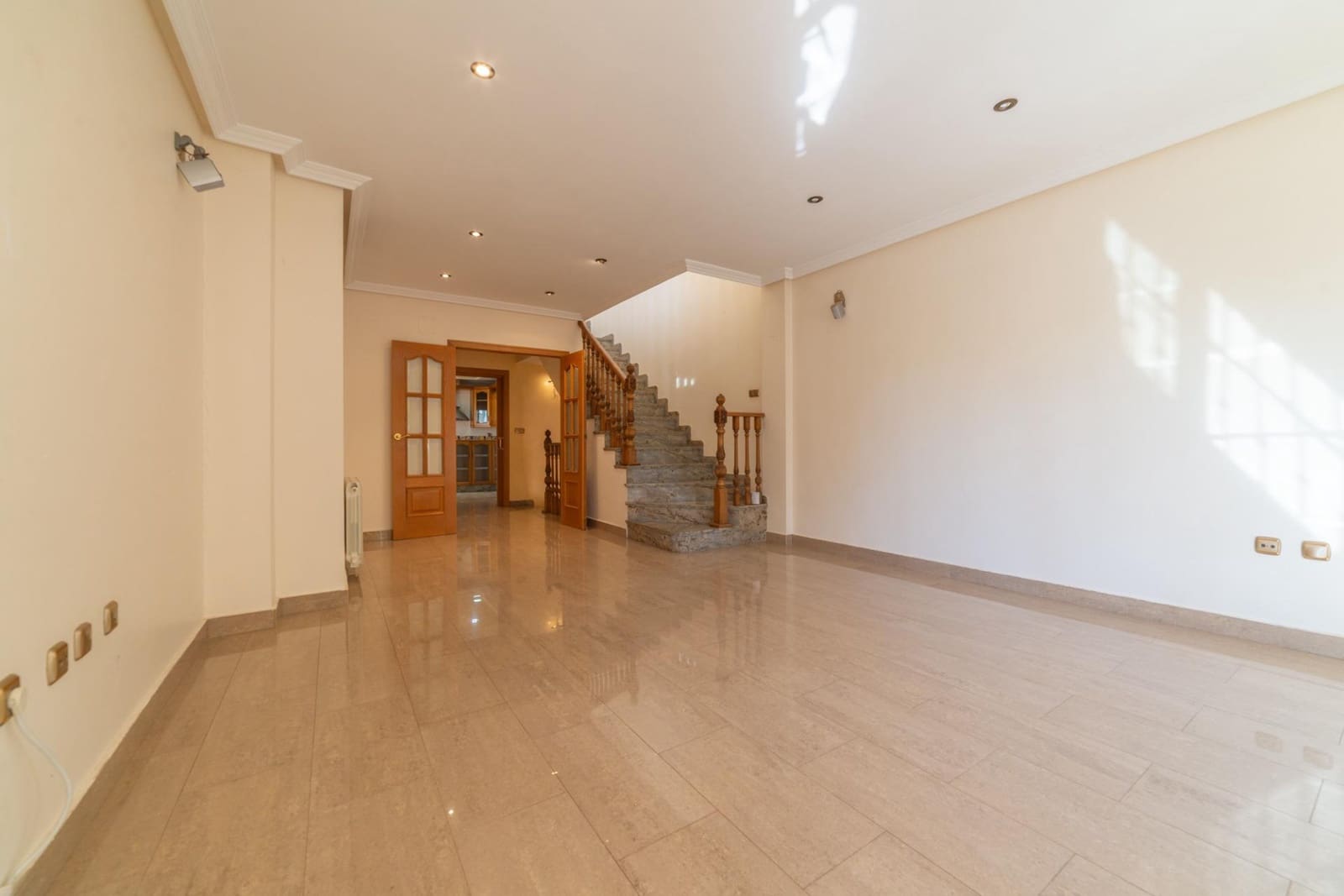 3 bedroom Semi-detached Villa for sale in San Javier with garage - € 342,000 (Ref: 9942462)