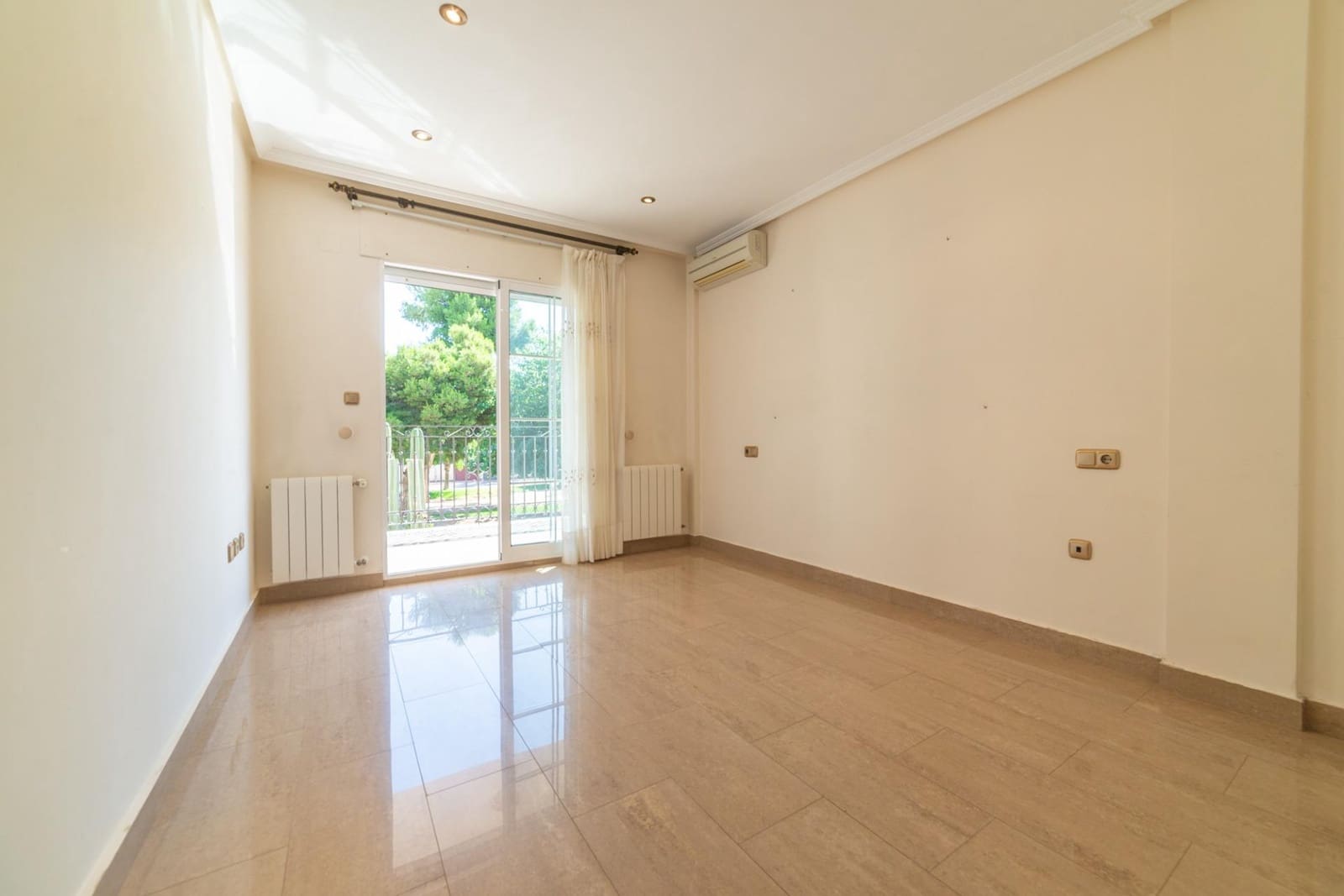 3 bedroom Semi-detached Villa for sale in San Javier with garage - € 342,000 (Ref: 9942462)