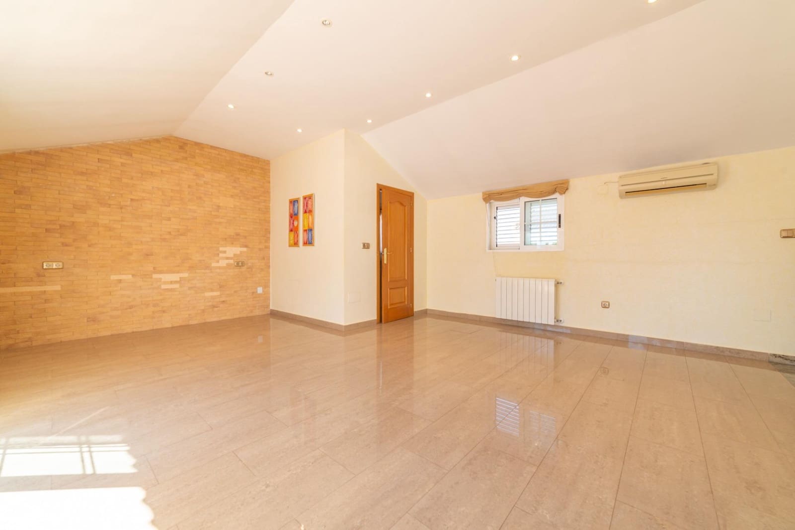 3 bedroom Semi-detached Villa for sale in San Javier with garage - € 342,000 (Ref: 9942462)